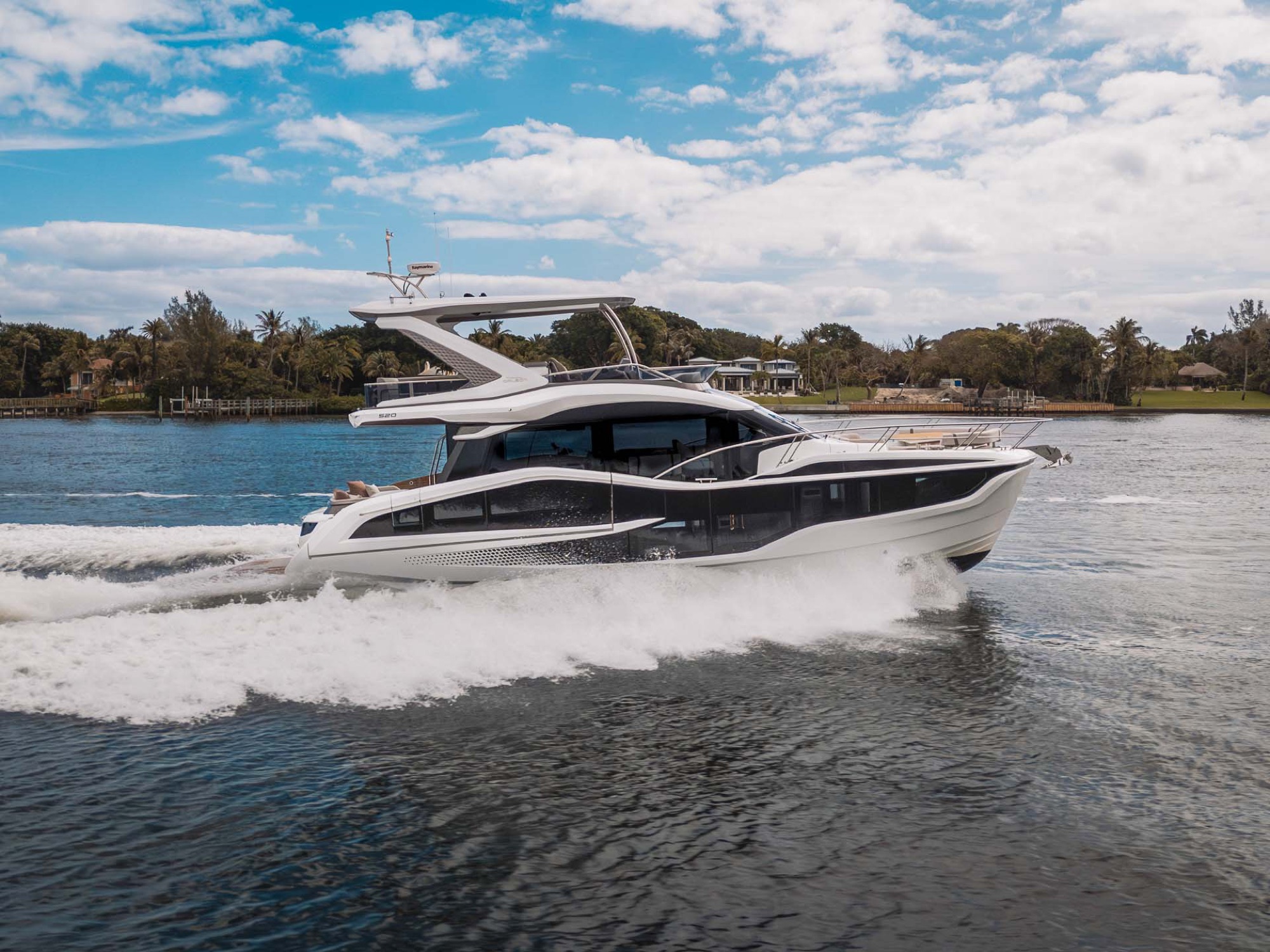 Galeon 520 Fly